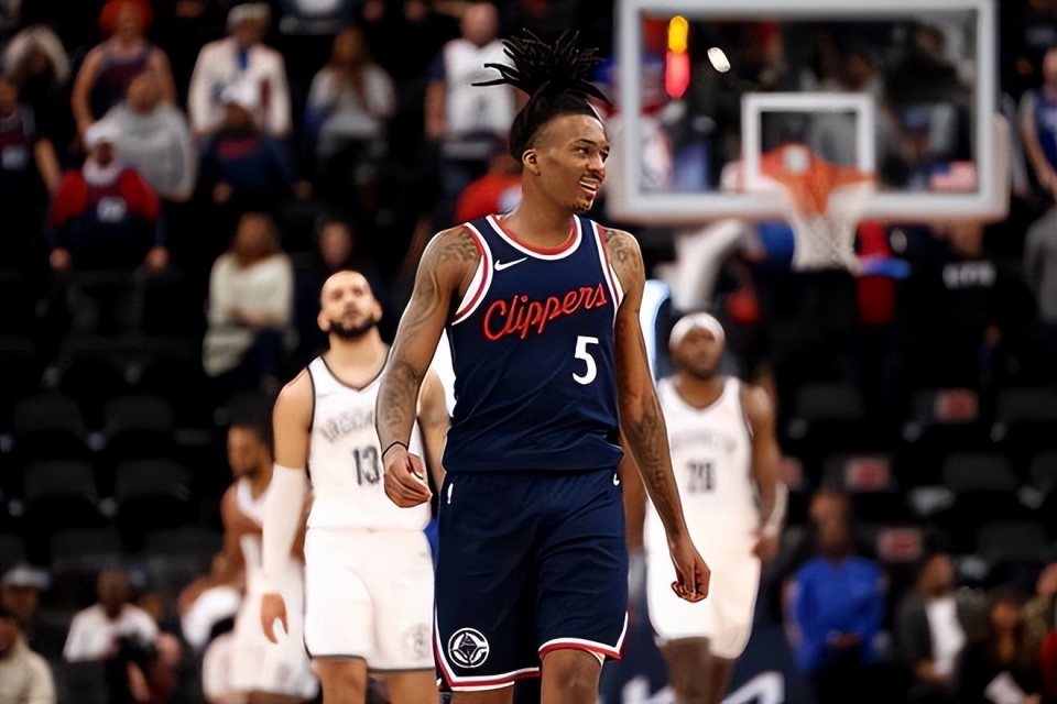 值得一提的, 合同的球员