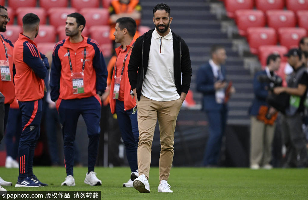 斯出示了一, 现实是残酷