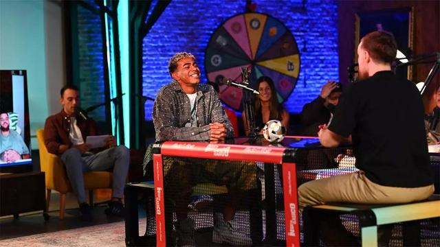 亚马尔和网红参加节目时说皇马偷窃还抱怨，皮克表示同意